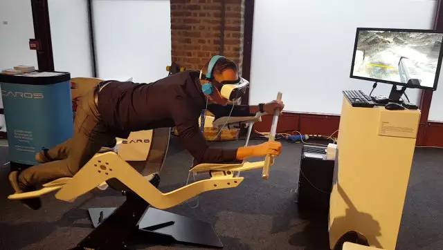 这些健身界的“黑科技”简直太棒了！虚拟现实健身器、冷冻治疗仪、陪跑飞行器、智能运动健身衣……看到的瞬间就已经瘦了！