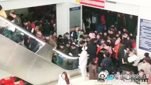 「康健」火车站？机场？NO！节后各地医院都被挤爆了！人山人海，堪比春运……