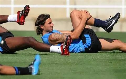 足球运动员假期结束如何恢复体能,足球比赛后如何恢复体能