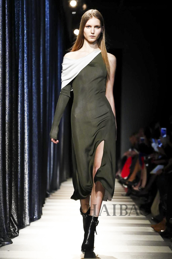 浪漫与柔媚的无限延伸！Monse2017秋冬女装秀，海报网带你亲临2017秋冬纽约时装周