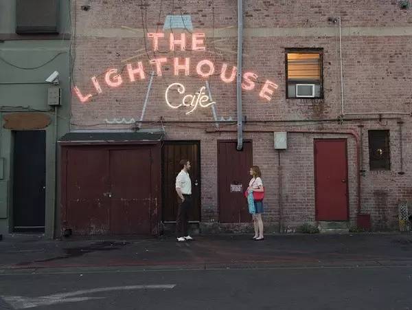 我有一段旋律和一个故事,你愿意和我,用梦想,去写完吗