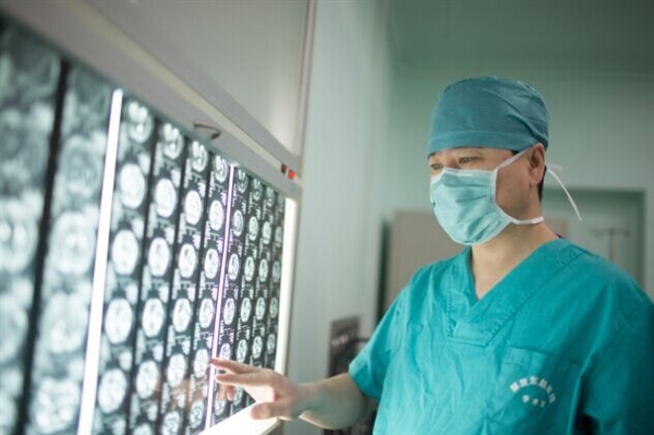 731医院机器人微创手术,刘荣医生胰腺手术