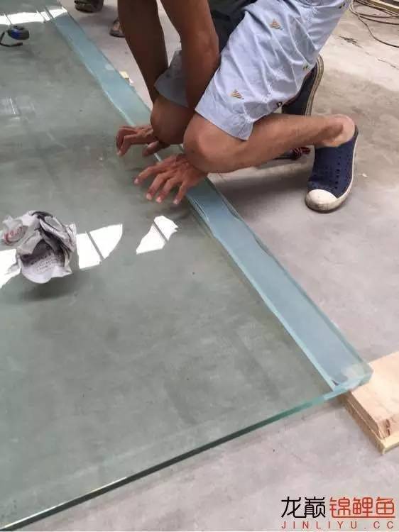 地缸里面漂浮的粉末怎么解决,粘的地缸怎么干得快