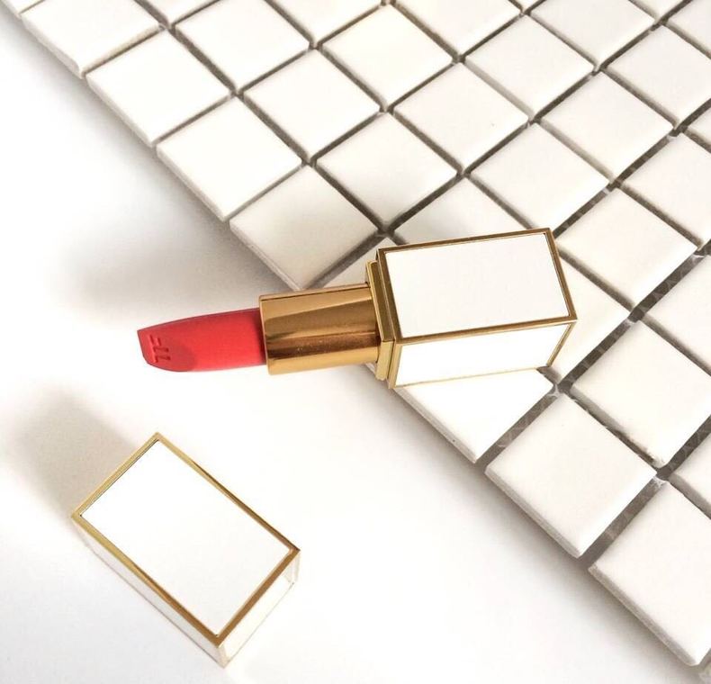 什么颜色的口红适合新年涂,适合新年的平价口红