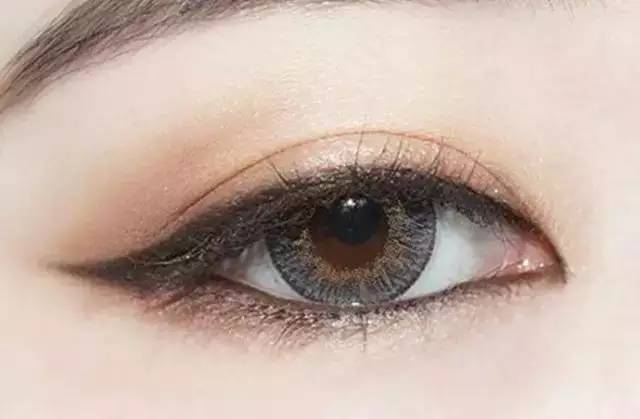 手把手教你画眼妆,一个教程教会你画眼妆