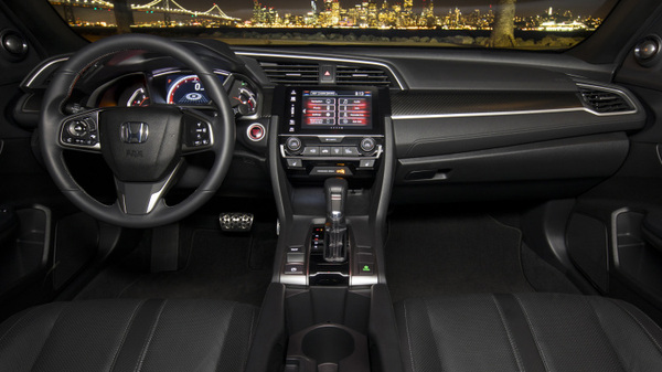 2016款和2019款思域外观对比图,2020款思域两厢新锐控碰撞测试