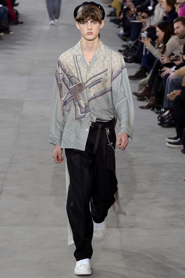 lv和supreme联名暴力熊多少钱,supreme好还是lv好