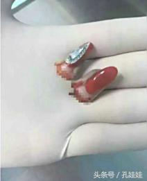 太吓人！19岁幼师美甲后，两节手指被瞬间拽断，这些习惯要改了