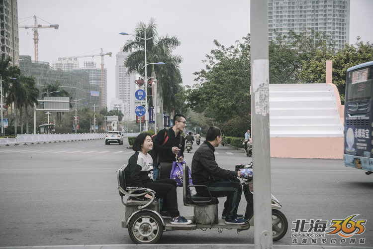 大年初七,北海火车站的离别人潮