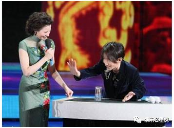 董卿的口红是什么色号,董卿的口红是真的吗