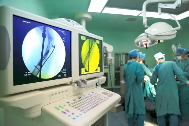 镜头见证生命重启之旅，纪录医者仁心，许昌外科医生的新年故事