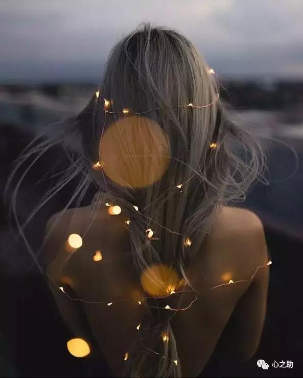 女人跟男人示弱的视频,女人向男人示弱的句子