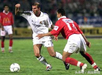 足球场上超帅过人瞬间,足球场上让人惊叹的操作