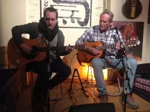 成都地下民谣小酒馆,除了赵雷以外的民谣歌手