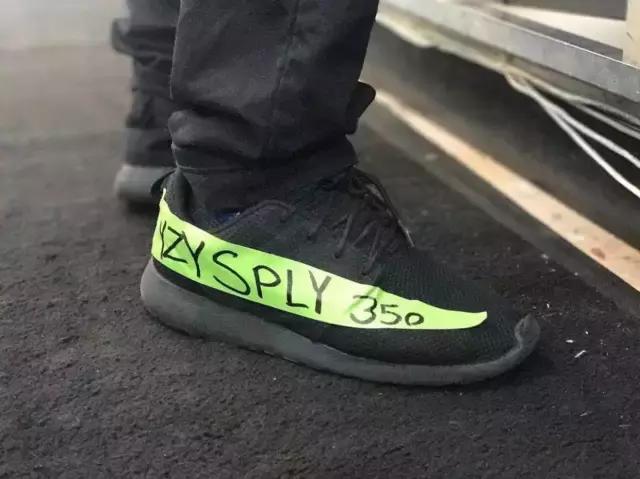 假yeezy有哪些,穿假yeezy能看出来吗