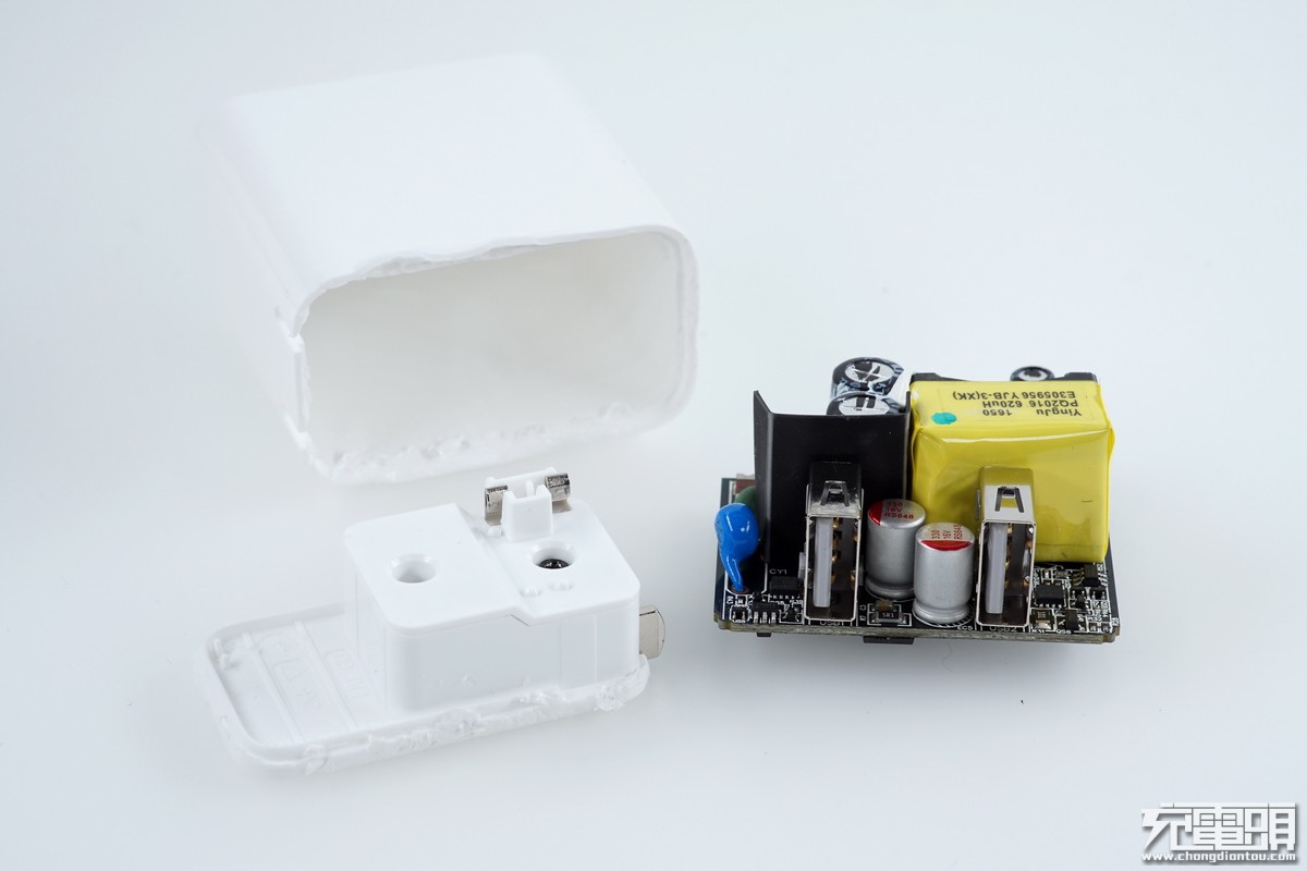 小米65w充电器cdq07zm拆解,充电器cdq03zm和ado7zw有什么不同