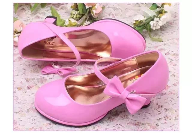 喜欢蝴蝶结的男孩性格,小男孩穿裙子戴蝴蝶结