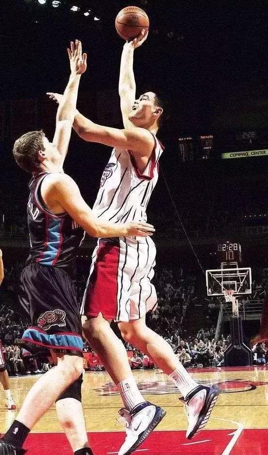 姚明在职业生涯穿过哪些球鞋,姚明球鞋回顾