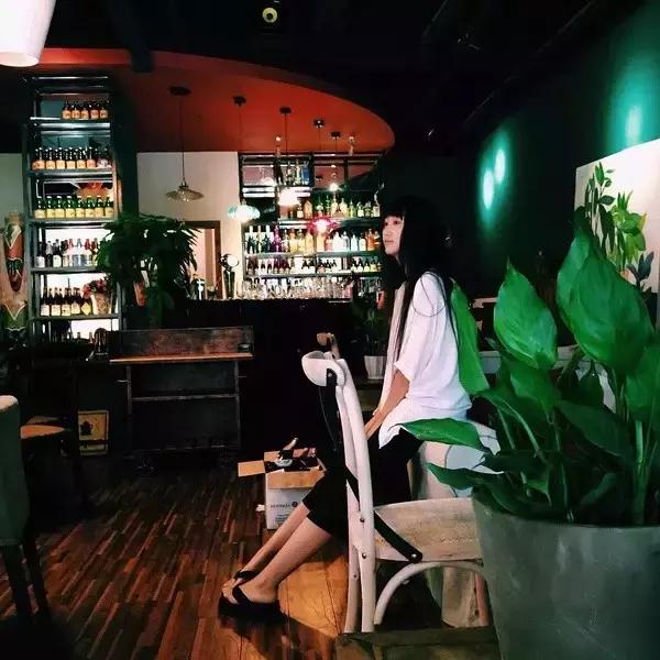 成都地下民谣小酒馆,除了赵雷以外的民谣歌手