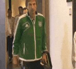 足球搞笑过人动图,爆笑足球笑死人的时刻