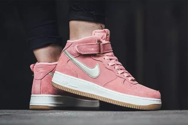 今年运动鞋流行这个色!你还没穿?