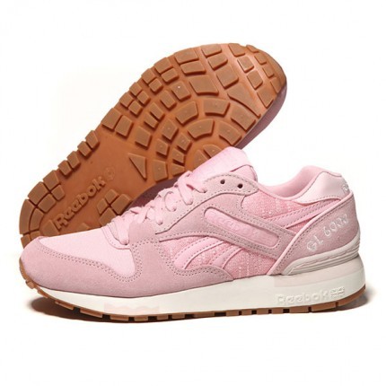 今年运动鞋流行这个色!你还没穿?