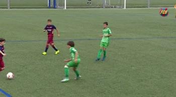 足球场上最羞辱人的过人动作,绿茵场上最难的几个射门方式