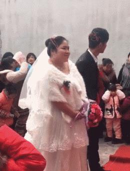 拖拉机般的笑声啥意思,笑出拖拉机般的笑声