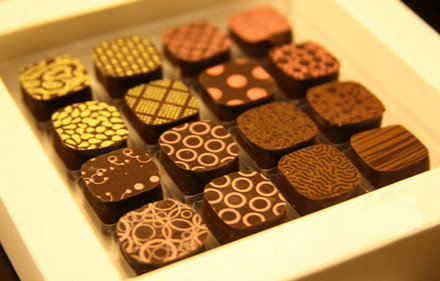 情人节为什么要送巧克力,日本情人节巧克力