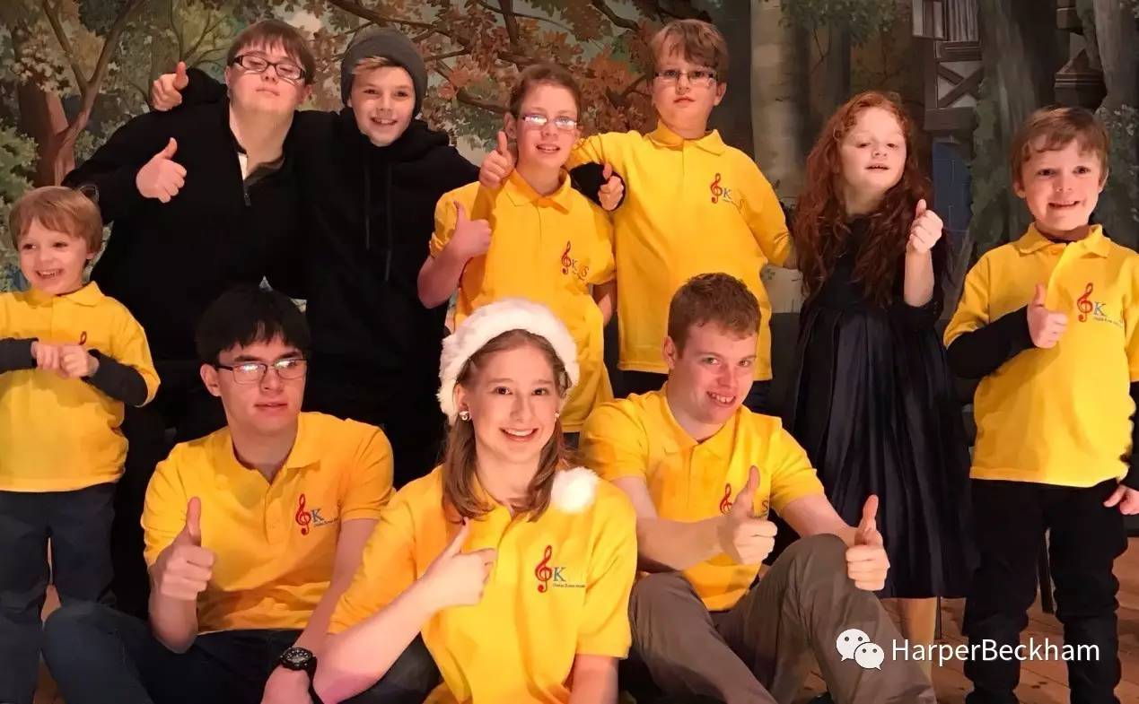 贝克汉姆小儿子“囧三”的华丽逆袭出道路