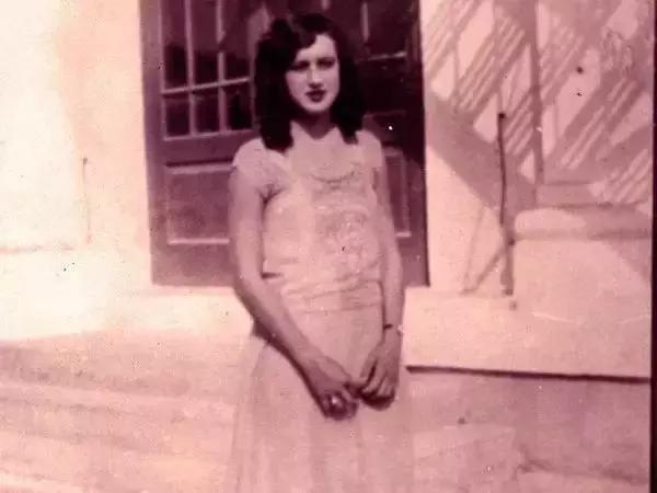 他把爱人尸体缝成洋娃娃，在一起长达7年