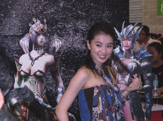 黄圣依伊能静无人选,黄圣依参演功夫2