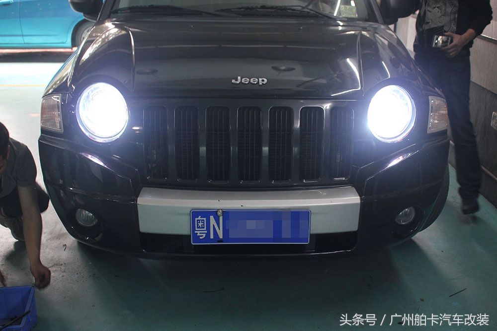 2017款jeep指南者大灯总成,jeep指南者改中网