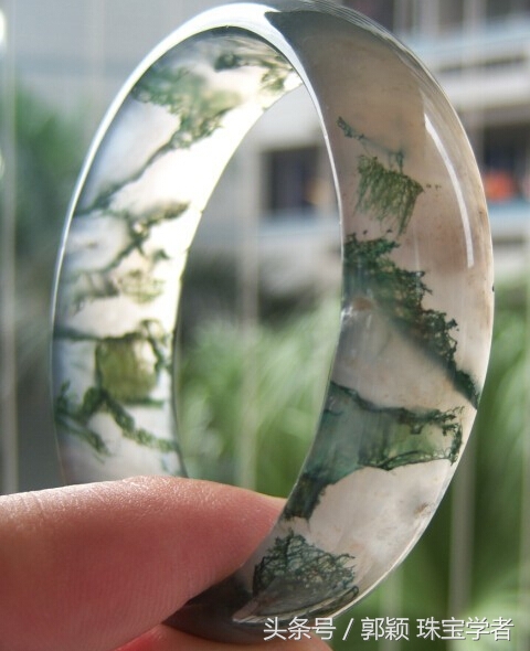 带飘花翡翠的玛瑙,飘花水草玛瑙值钱吗