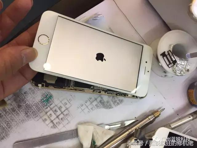 苹果13手机死机屏幕动不了,苹果手机死机强制关机报警