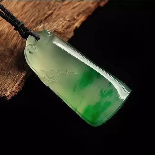翡翠的abcd货的基本鉴定特征,如何鉴别b货翡翠和天然翡翠