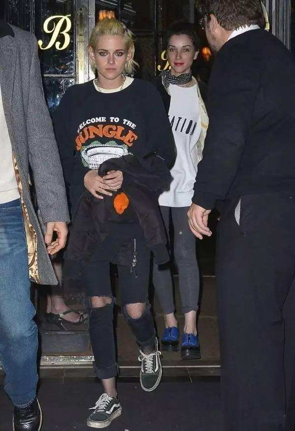 杨幂与超模肯豆合影,杨幂和肯豆衣服试穿