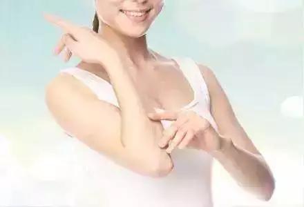 不要轻易的尝试脱毛,脱毛时大家都在做什么