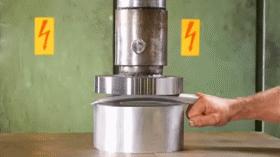 和女朋友吵架搞笑视频,和女朋友吵架的搞笑视频