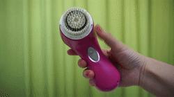 迪丽热巴关晓彤同款洗脸神器大PK!科莱丽vs露娜谁更好用?