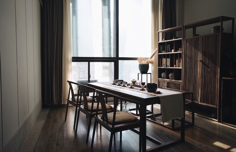 一曲《理想》问现世,两盏清茶慰风尘