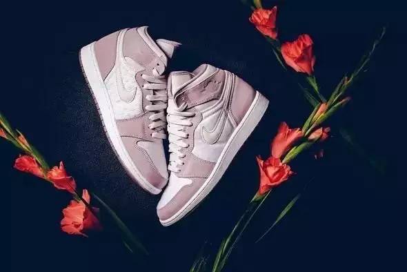 粉色大牌鞋子推荐,情侣鞋潮鞋品牌推荐