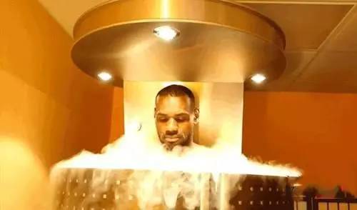 这些健身界的“黑科技”简直太棒了！虚拟现实健身器、冷冻治疗仪、陪跑飞行器、智能运动健身衣……看到的瞬间就已经瘦了！