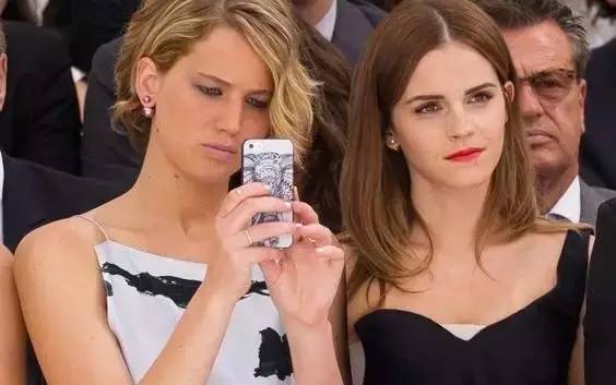 口红创意海报设计 (口红创意妆照片)