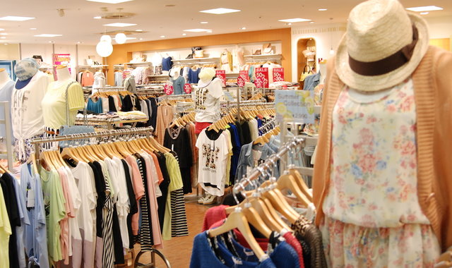 百货公司的日系女装正在撤退，然而你可能早就把它们忘了