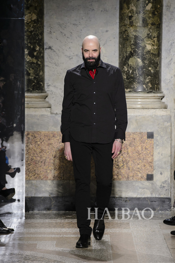 智慧女性心目中的最佳气质！MARYLING2017秋冬女装秀，海报网带你亲临2017秋冬米兰时装周