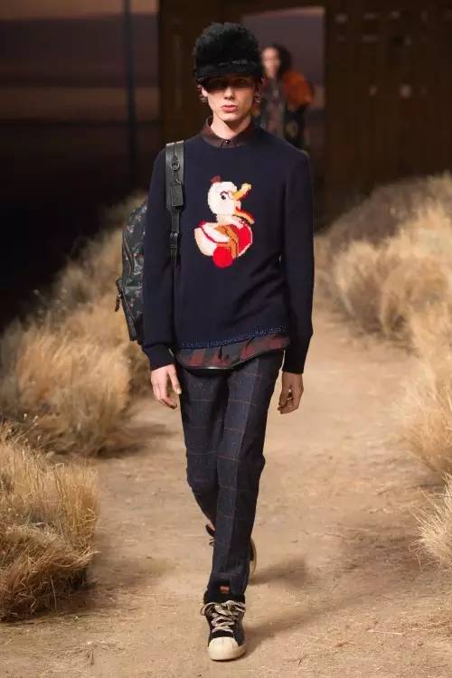 我哭，又跟着阿Sa、吴建豪、Selena 种草了Coach的2017秋冬系列