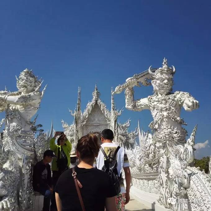 能在异国被警察抓也没谁了吧？这是我的清迈，和你去的不一样！