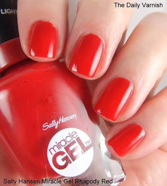 阿玛尼挚爱400和迪奥哑光999,dior999经典正红色口红图片