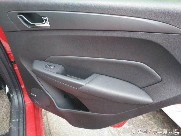 女司机不要买的车,奇瑞艾5红色
